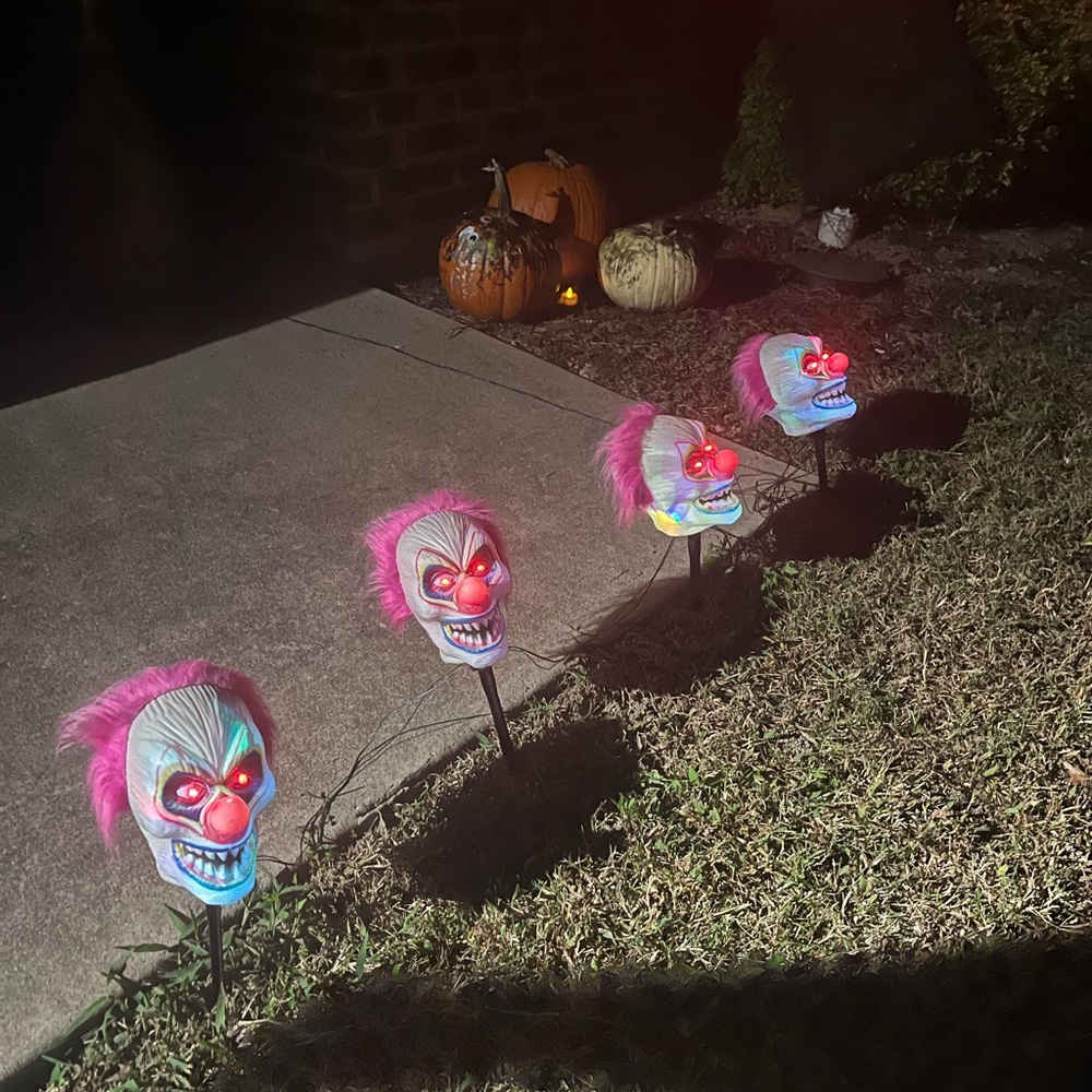 Spooky Clown Head Yard Stakes - Pink and Blue
